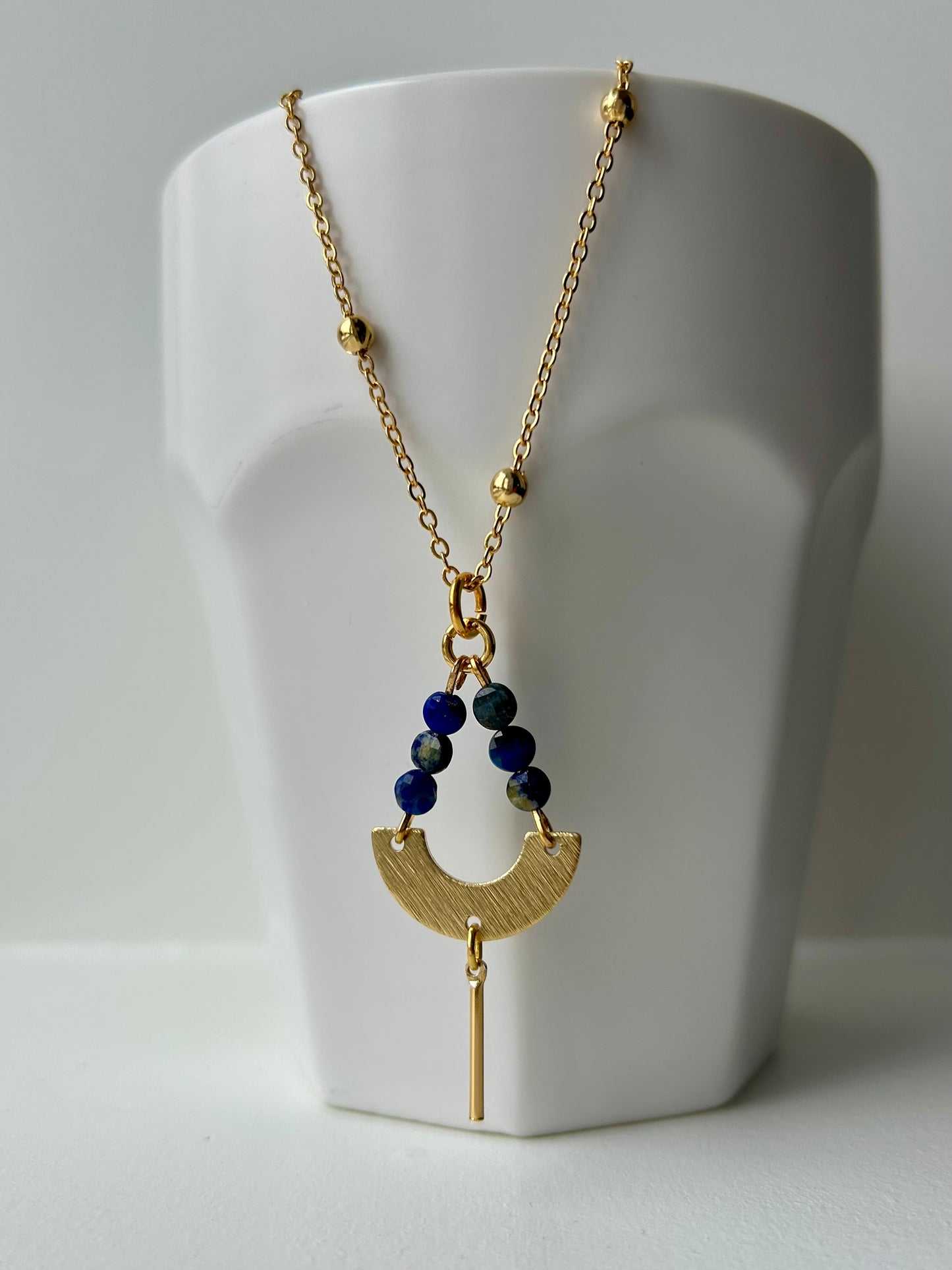 Blue Sardonyx Pendant Gold Necklace
