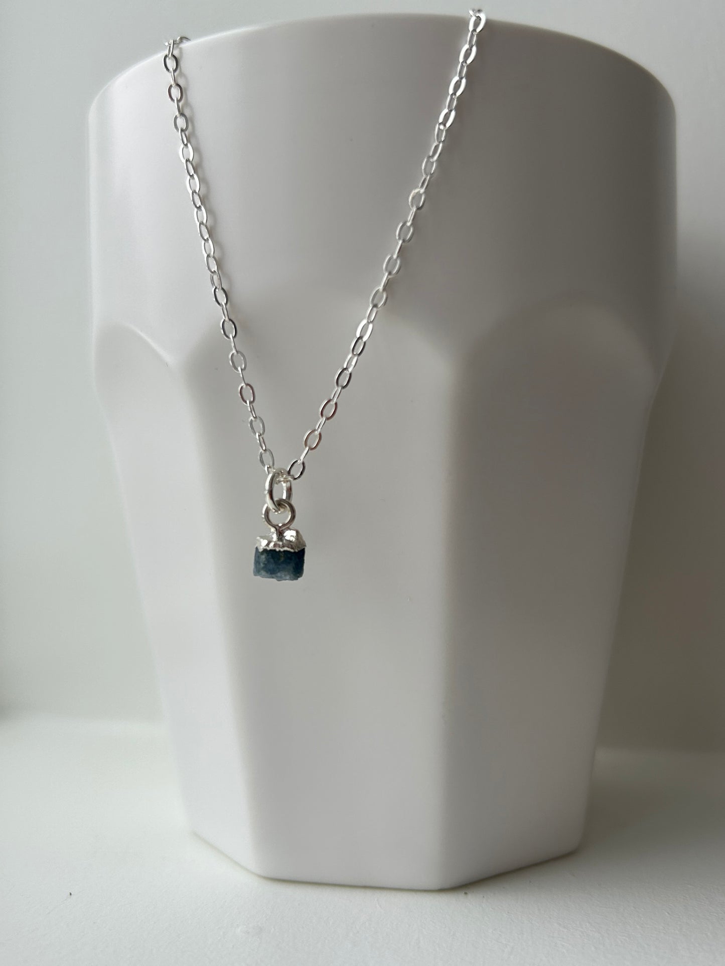 Silver Tiny Saphire Stone Necklace
